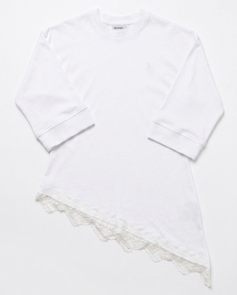 Asymmetrisch oversized T-shirt met kant